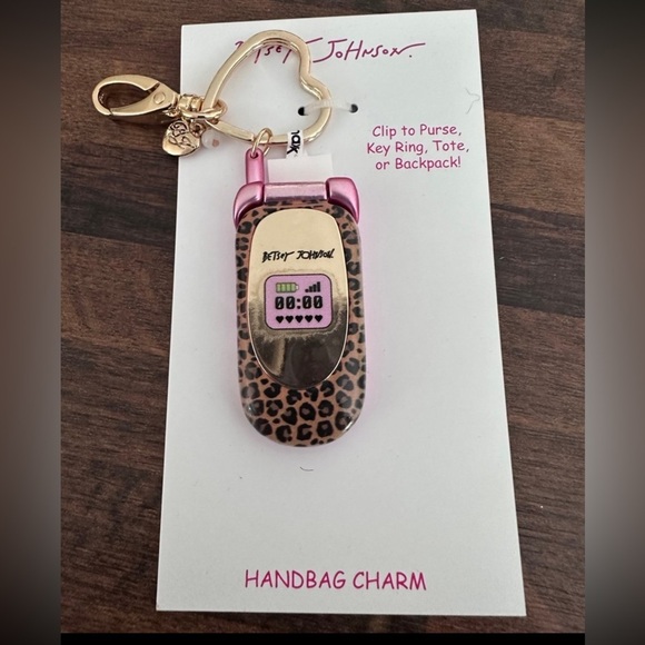BETSEY JOHNSON Pink Leopard Print Flip Phone Bag Purse Charm Keychain 2024 NWT - Picture 1 of 8
